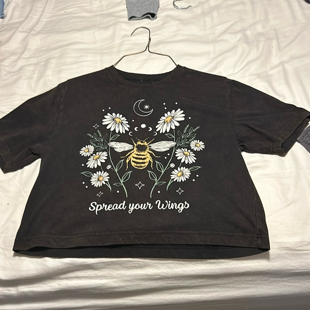 Cropped graphic T